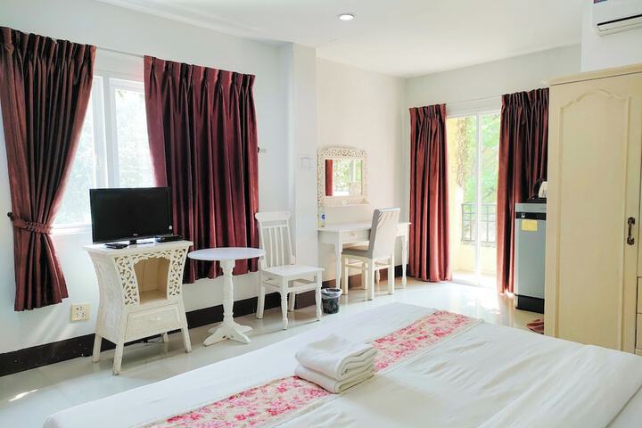 Room 6 of 22