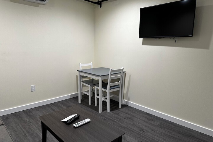 Room 22 of 80