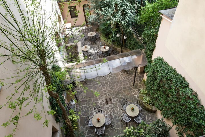 Hotel Exterior 56 of 61
