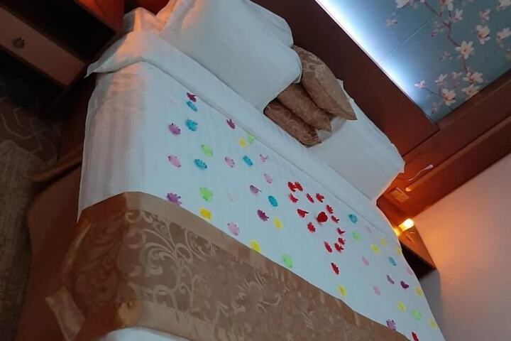 Room 17 of 65
