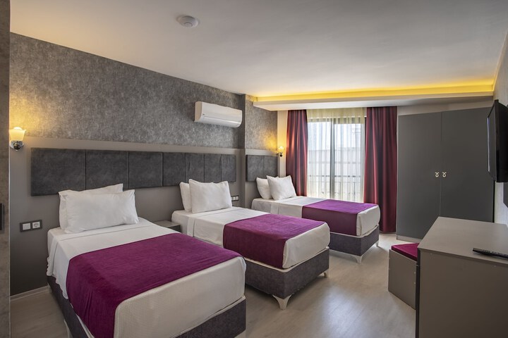Room 7 of 26