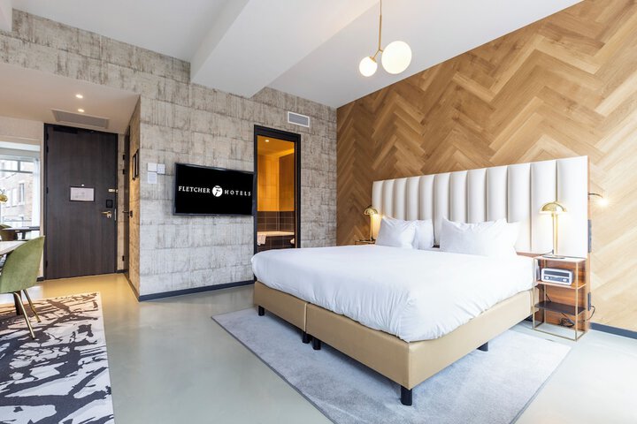 Room 16 of 54