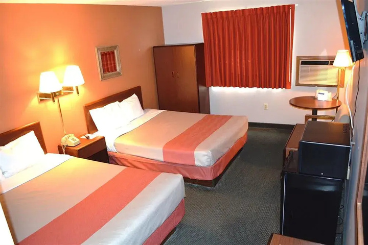 Room 3 of 11