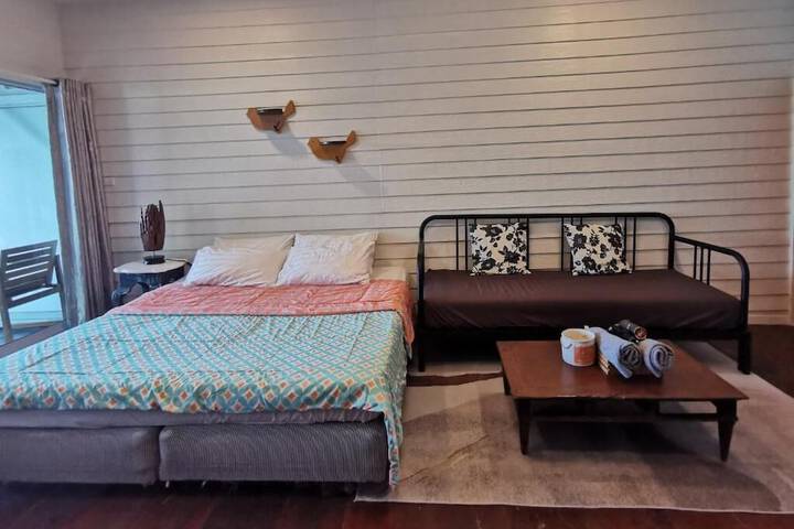 Room 5 of 91