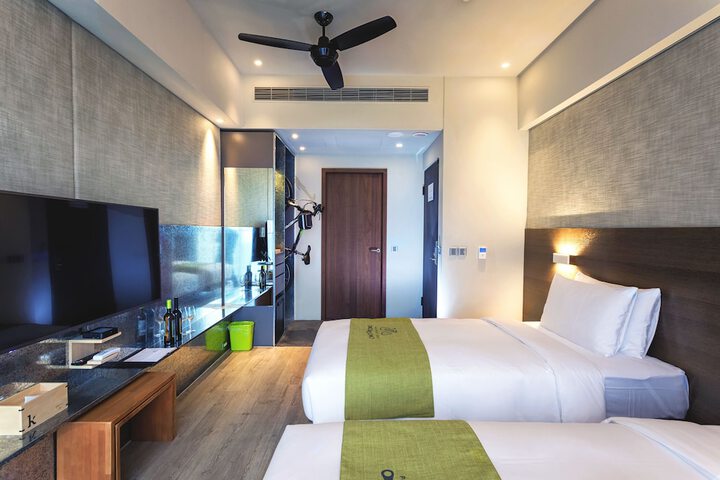 Room 6 of 45