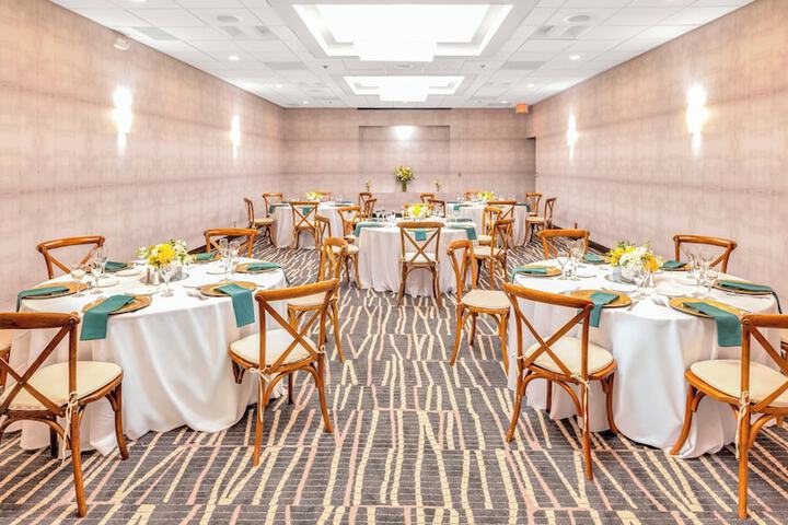 Ballroom/Hall 36 of 77