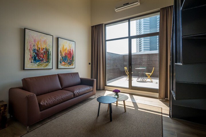 Room 19 of 32
