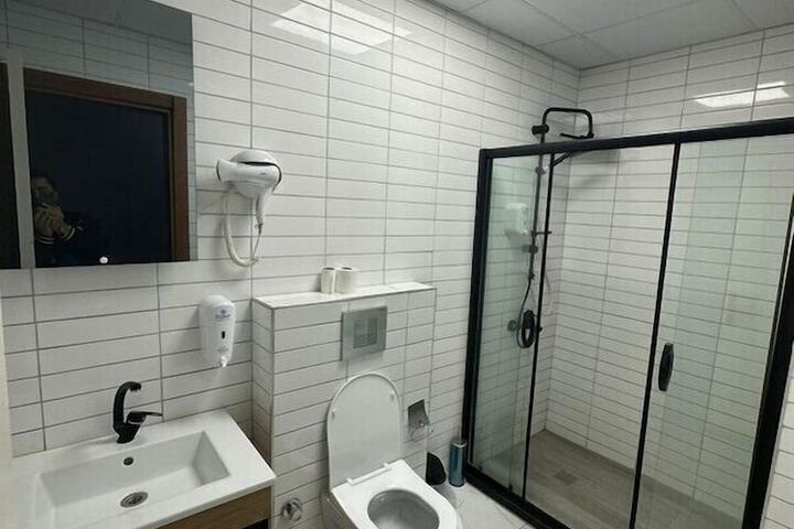 Room 17 of 18