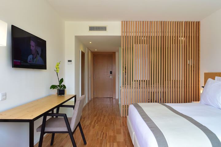 Room 5 of 44
