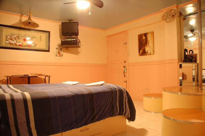 Room 10 of 51