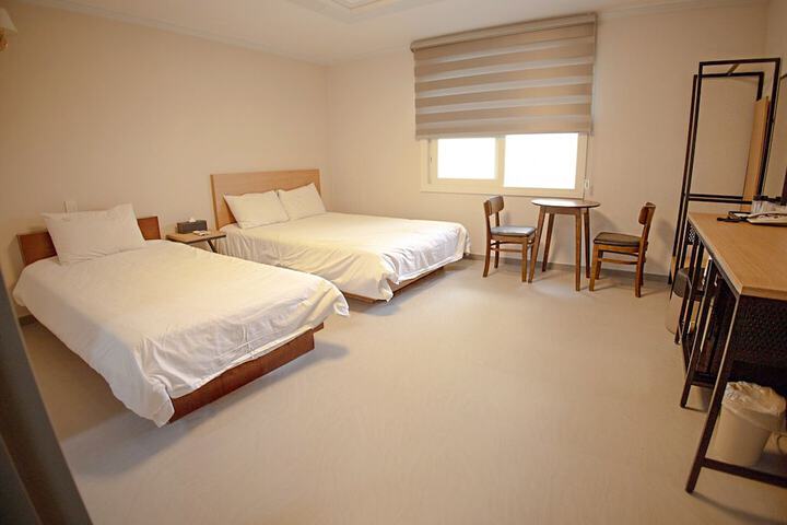 Room 7 of 31