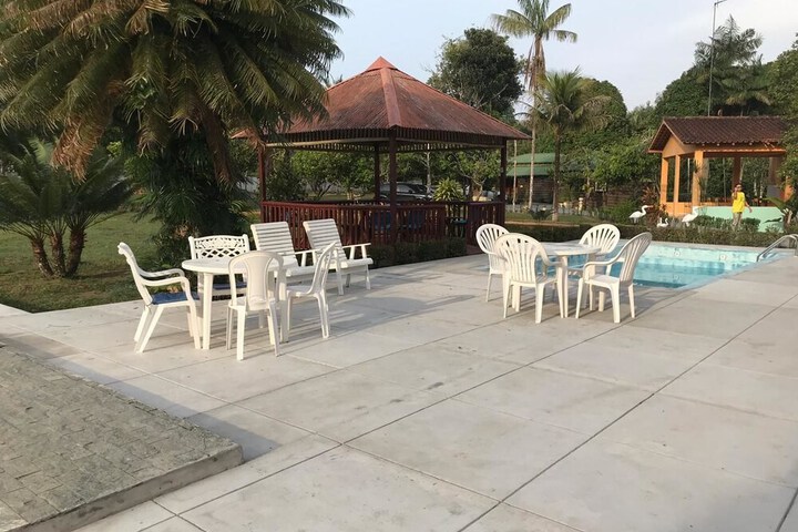 Sundeck 51 of 54