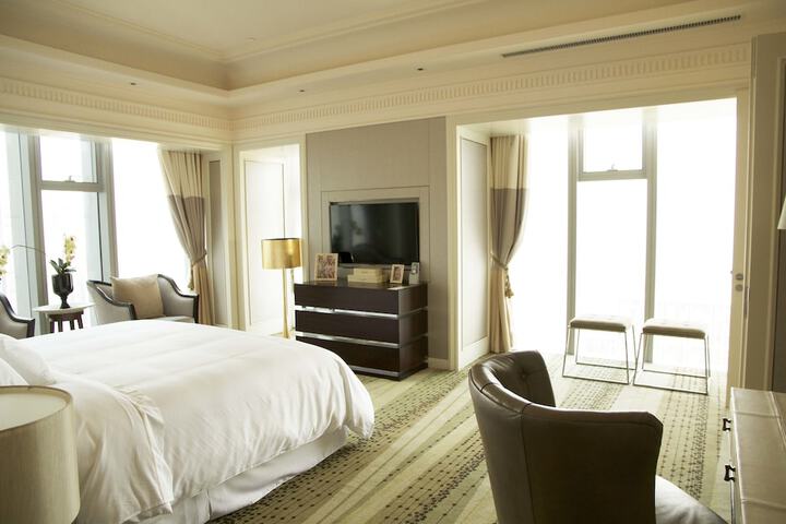 Room 14 of 90
