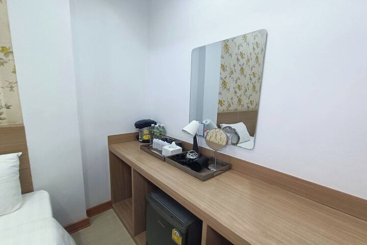 Room 18 of 48