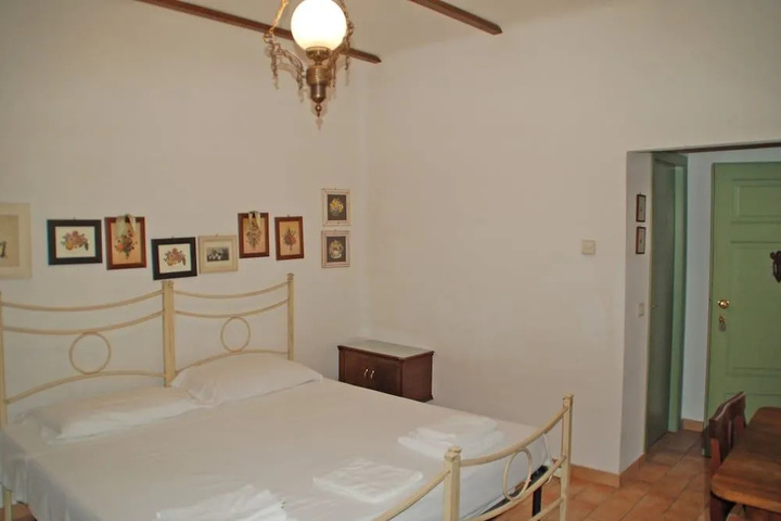 Room 2 of 12