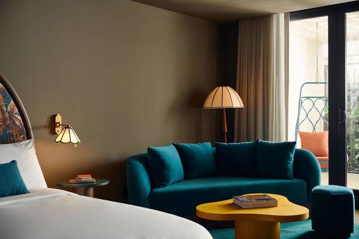 Room 47 of 185