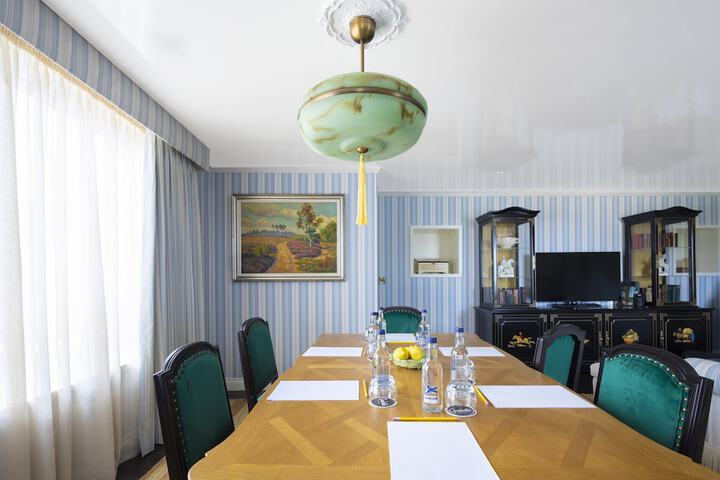 Room 12 of 147