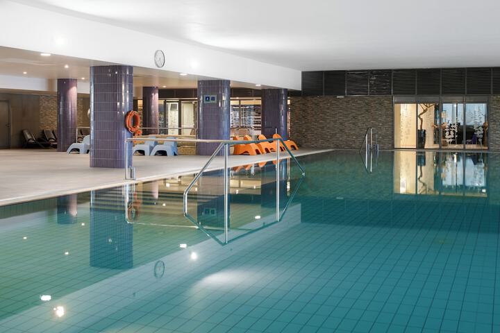 Pool 32 of 120