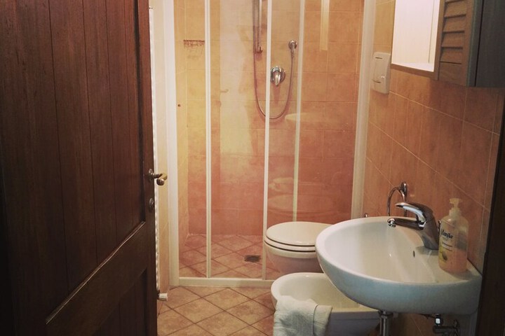 Room 15 of 46