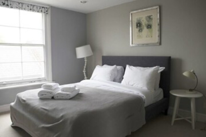 Room 7 of 32