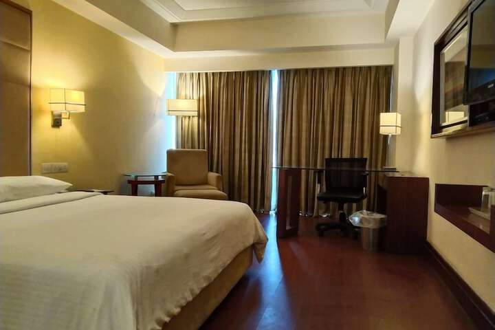 Room 12 of 62