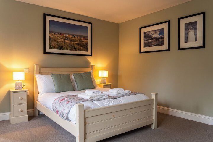 Room 12 of 32