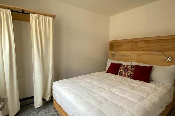 Room 7 of 108