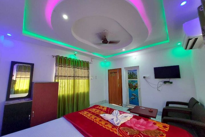 Room 6 of 17