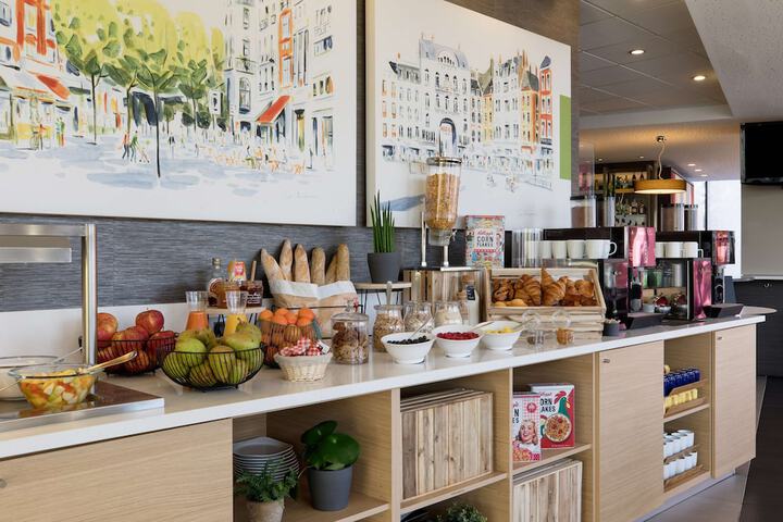 Breakfast/Coffee Service 16 of 25
