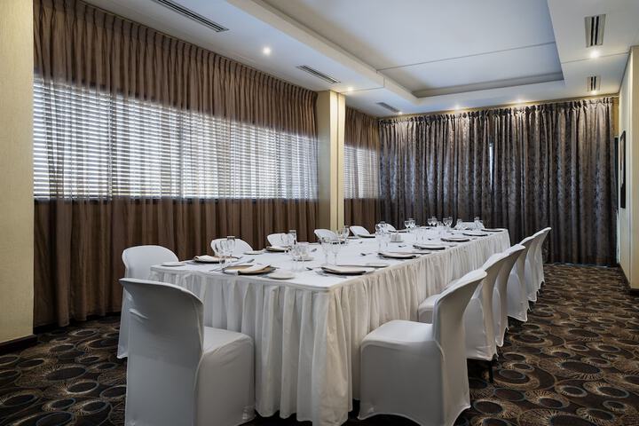 Ballroom/Hall 47 of 74