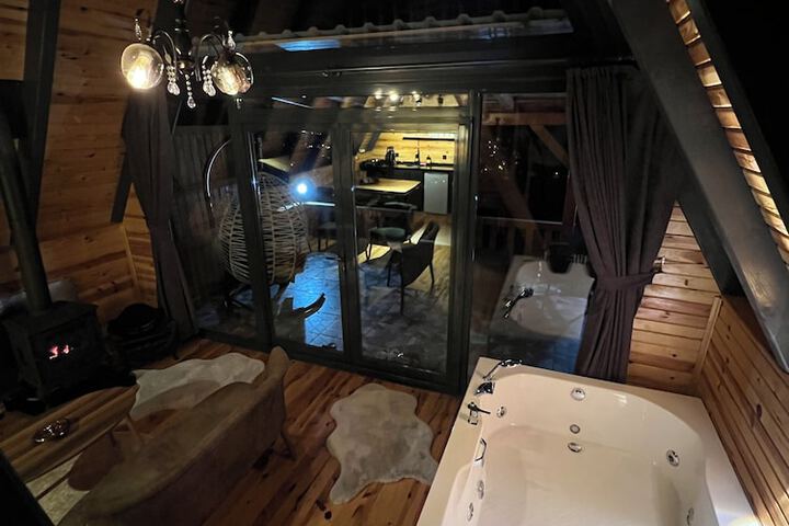 Room 11 of 42