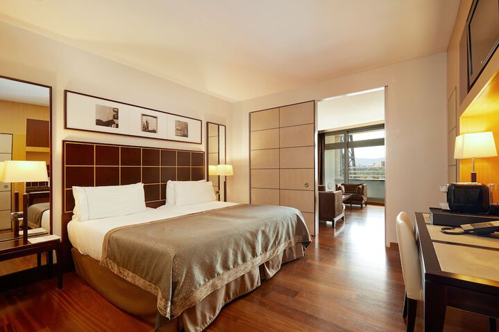 Room 18 of 156