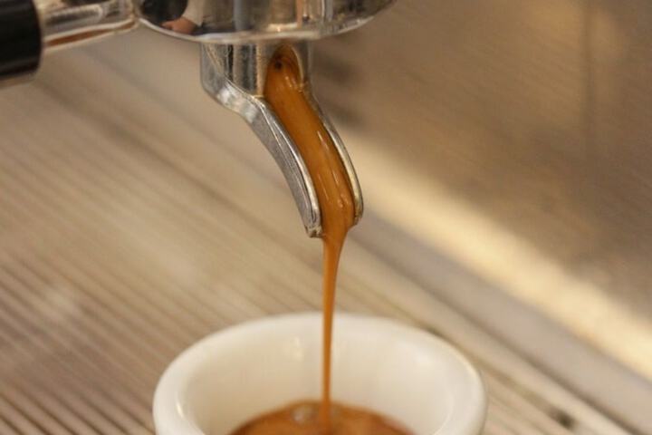 Lounge 84 of 100