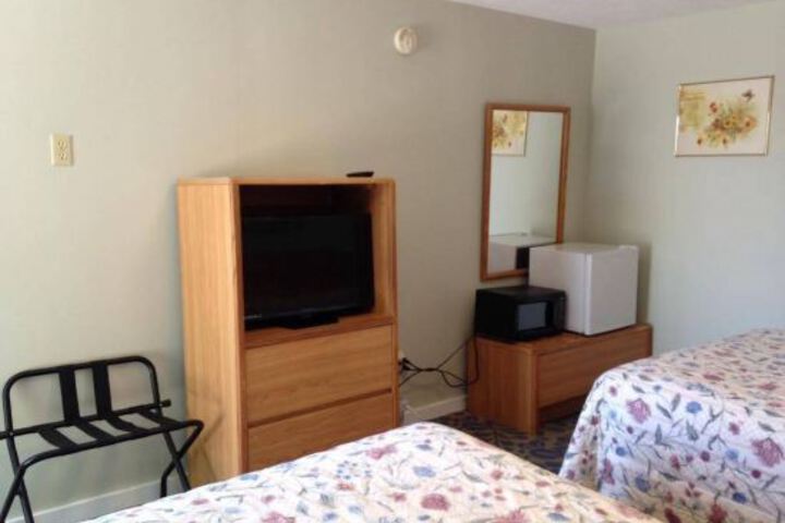 Admiral Motel