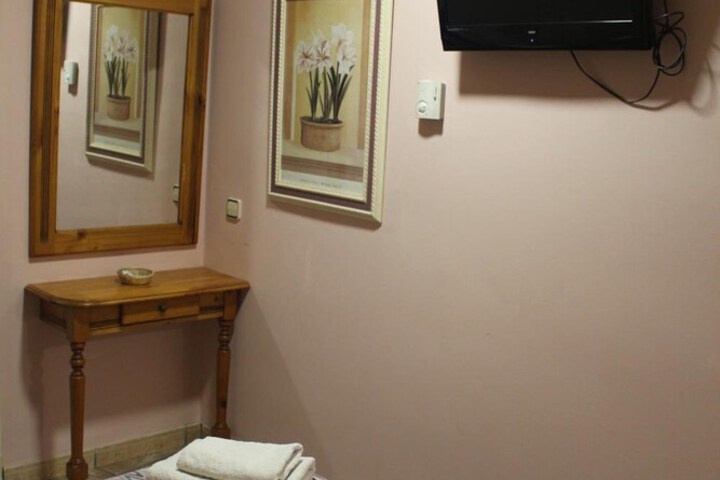 Room 15 of 44