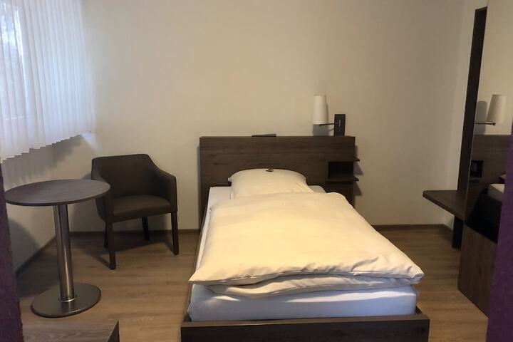 Room 22 of 92