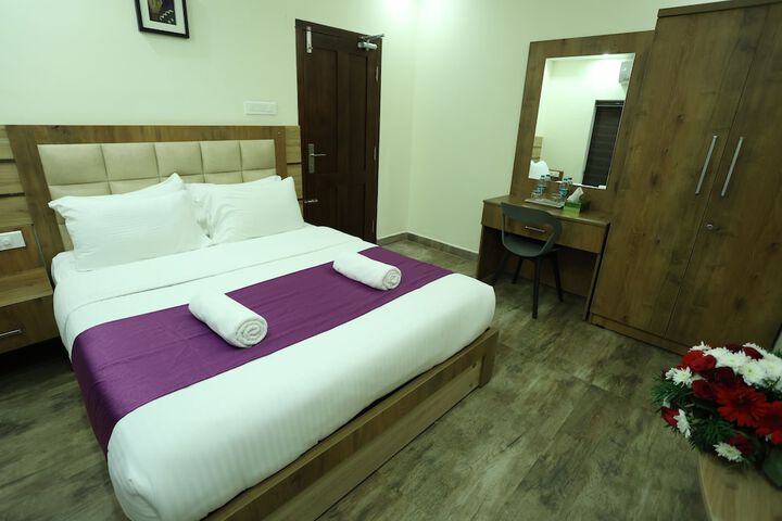 Room 32 of 63