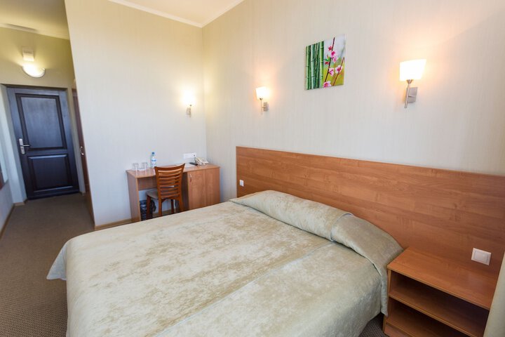 Room 6 of 56