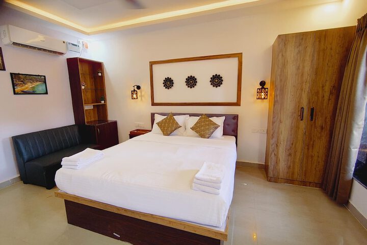 Room 13 of 44