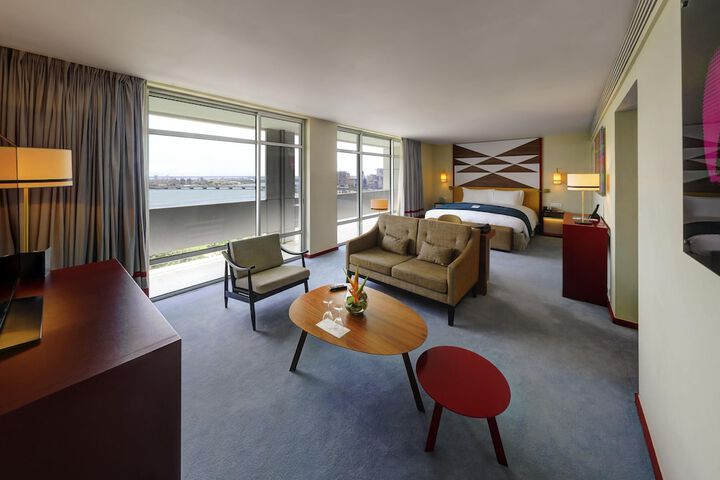 Room 18 of 175