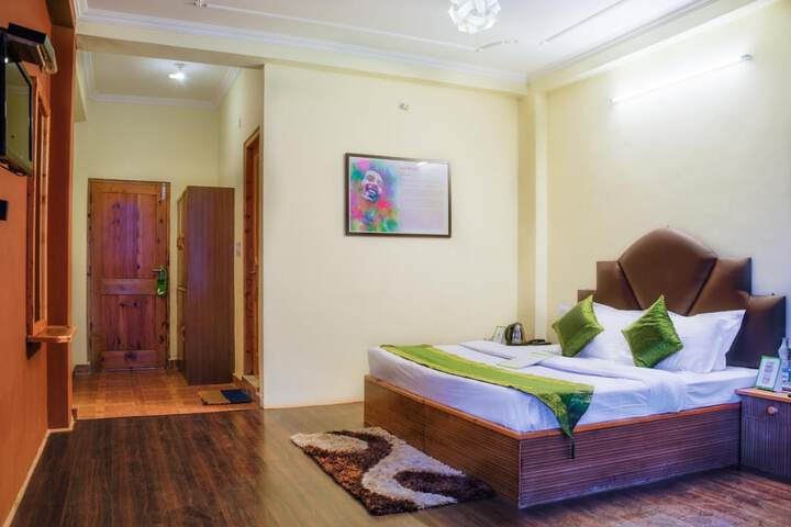 Room 2 of 30