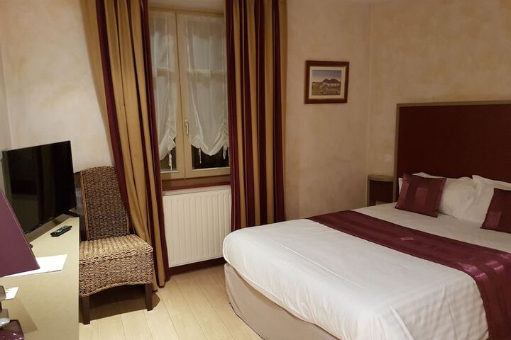 Room 27 of 65