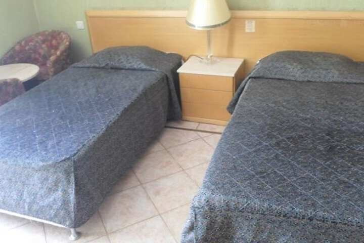 Room 2 of 25