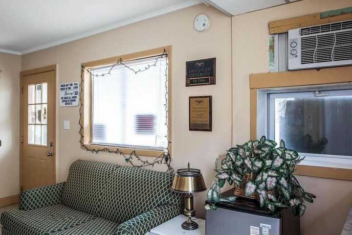 Room 13 of 22