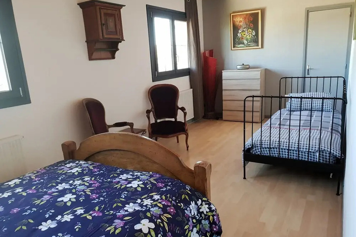 Room 4 of 10