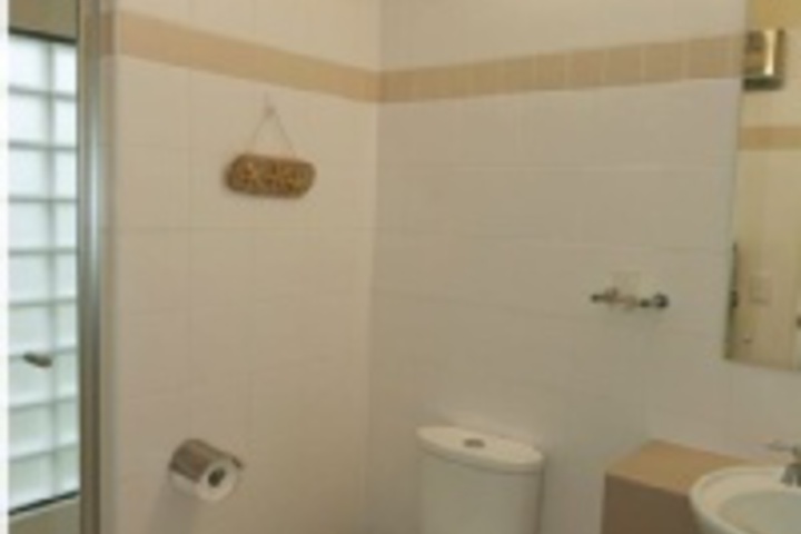 Room 8 of 12