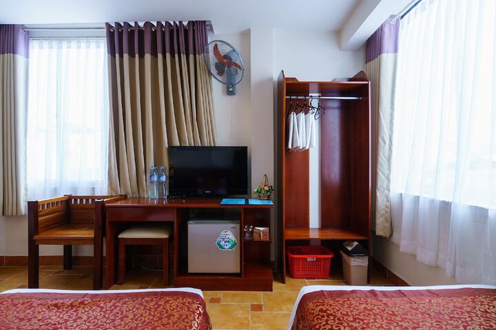 Room 16 of 42