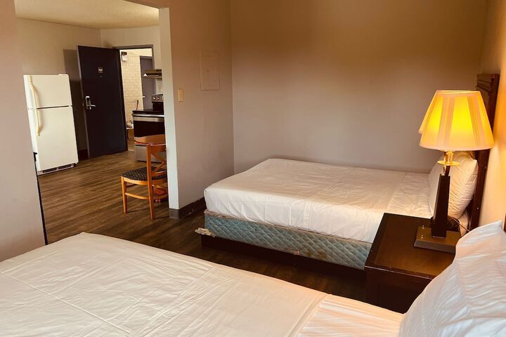 Traditional Double Room 2 Queen Beds (1 of 11)