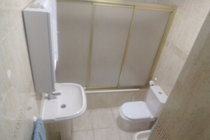 Room 4 of 32