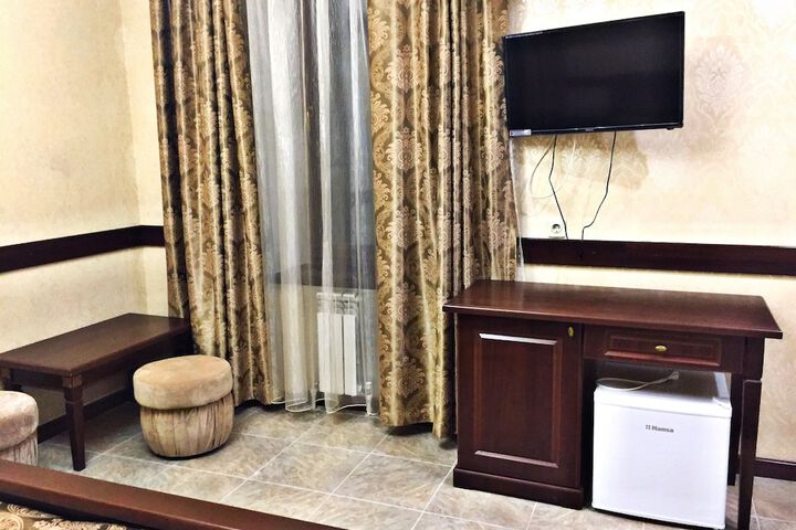 Room 15 of 25
